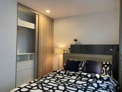 Dormy Residence Service Condo 2 Bedroom 60 SQM