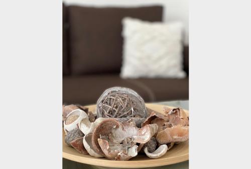 One-Bedroom Apartment image 9