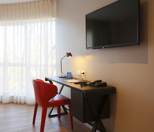 Regency Way Montevideo Hotel