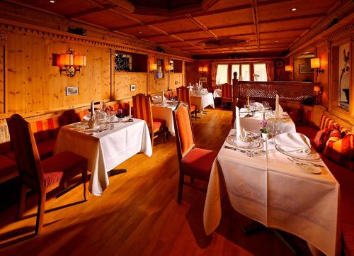 餐廳, Relais & Châteaux Schlosshotel Chastè - Scuol Tarasp (Relais & Chateaux Schlosshotel Chaste - Scuol Tarasp) in 塔拉斯普