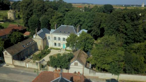 B&B Villeblevin - YXIE - Manoir des Arts - Bed and Breakfast Villeblevin