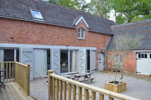 . The Stables Apartment at Cefn Tilla Court, Usk