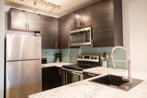 Beautiful Zephyr Mountain Lodge Condo with wine coole! - Close to Gondola! condo in Winter Park, USA