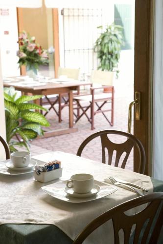 Hotel Cris 5