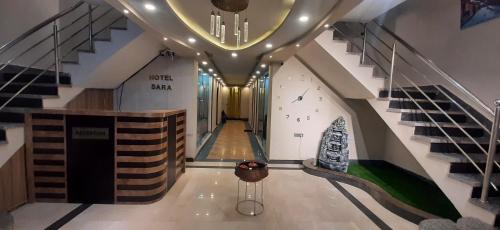 ล็อบบี้, Hotel Sara PVT LTD in ชานักปูร์