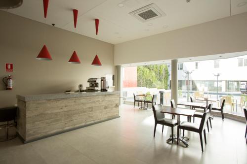 Regency Way Montevideo Hotel