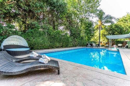 . Villa Sausalito - Newly Designed 4BR HOUSE & POOL by Topanga