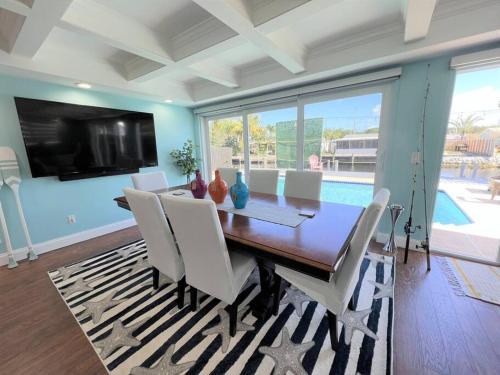 True Floridian Waterfront Experience with Heated pool