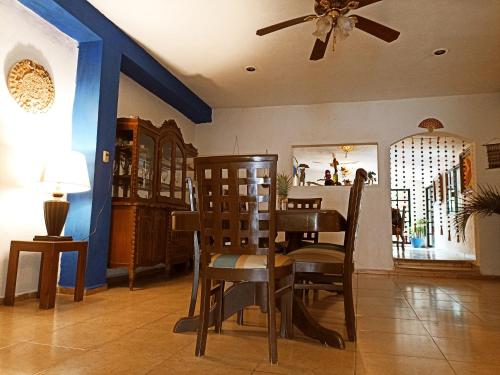 Casa De Los Pajaros - B&B in Fernando Novelo