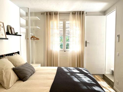 Modern apartment in Ramatuelle with fitness room