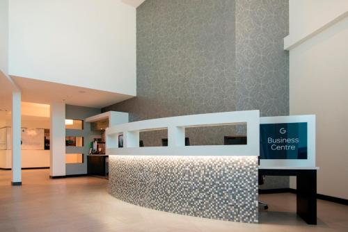 Lobby, The Grand Winnipeg Airport Hotel by Lakeview in Winnipeg (MB)