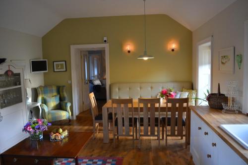 Hideaway at Foxhollow - image 7