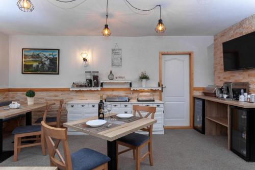 Étterem, Penzion Sona in zdiar