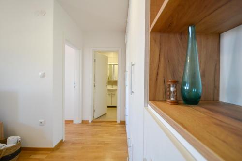 Shine24 - Spacious and Bright Apartment with Swing and Free Parking, Novi Sad (photo 10)