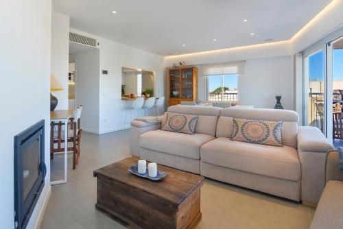 CANAMI... Luxury apartment with best sea views.