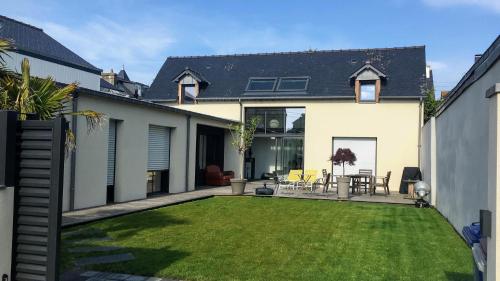 Maison Saint-Malo jardin clos proche plages gare Intra Muros gîte à louer Le Sillon