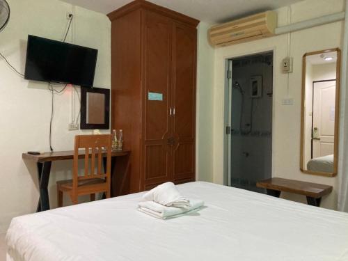 room detail thumbnail 1