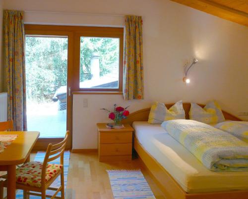 1 queen bed