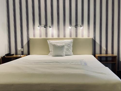 Standard Double Room for Single Use