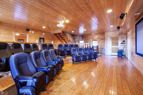 Smoky Mountain Bearadise - image 4