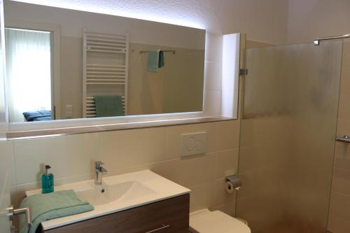Bathroom, Hotel Seeterrassen in Laboe