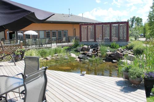 設施, 克里克鄉村酒店 (Village Creek Country Inn) in 索斯比 (AB)