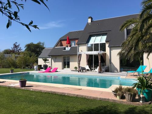Belle villa bord de mer avec piscine - Location, gîte - La Hague