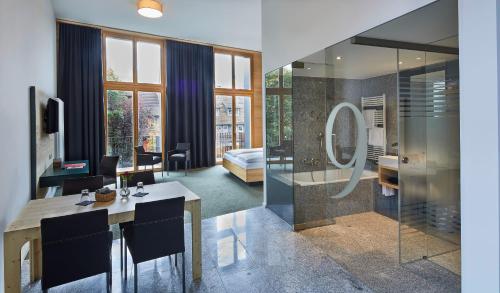 ElzLand Hotel 9 Linden Ferienwohnung 3.1km von Im Wiesengrund entfernt