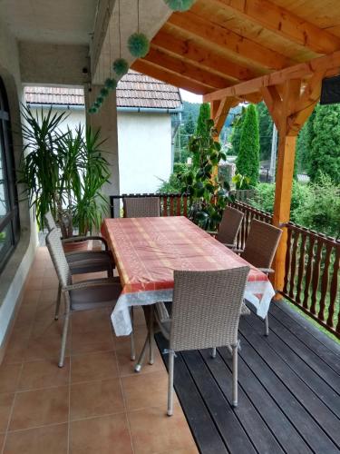 parveke/terassi, Gesztenyes Vendeghaz in Bükkszék 