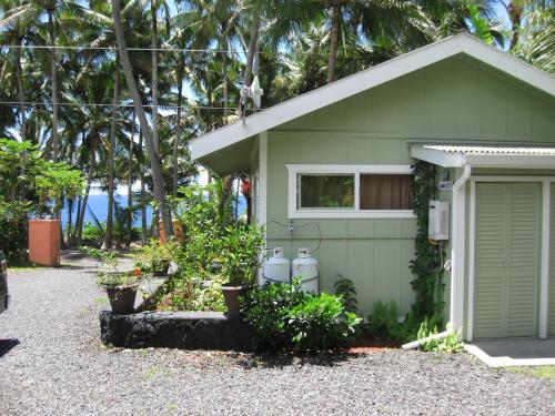 Whale House at Kehena Beach