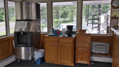 Budget Inn Fairport - 로비