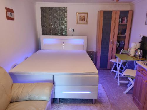 Cseresznyés apartman (Cseresznyes apartman) in Balatonalmádi