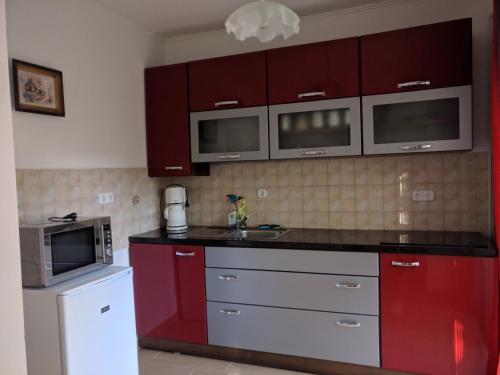 Cseresznyés apartman (Cseresznyes apartman) in Balatonalmádi