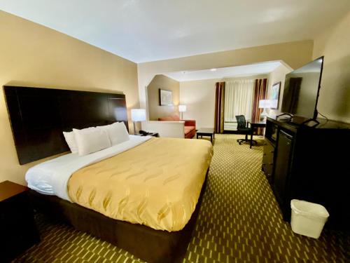 Quality Inn & Suites Pine Bluff AR