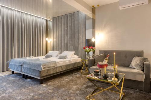 Deluxe Double Room with Shower