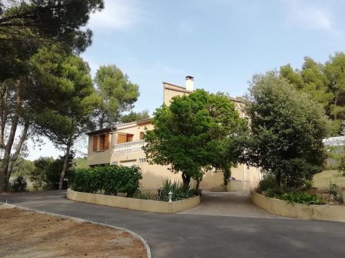 STUDIO meublé indépendant chez l'habitant - Location saisonnière - Uchaux