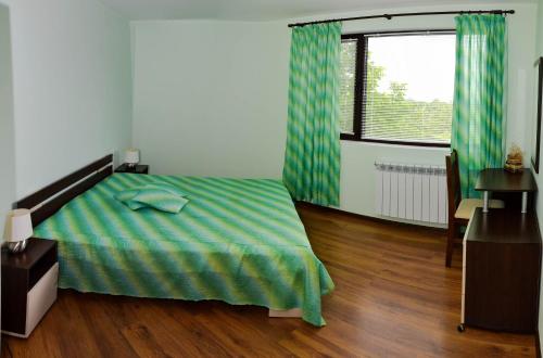 1 double bed, 1 sofa bed
