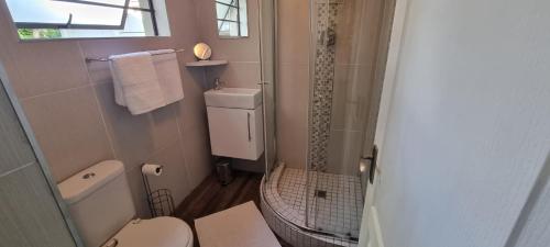 Spacious Cottage, Mount Road (фото 10)