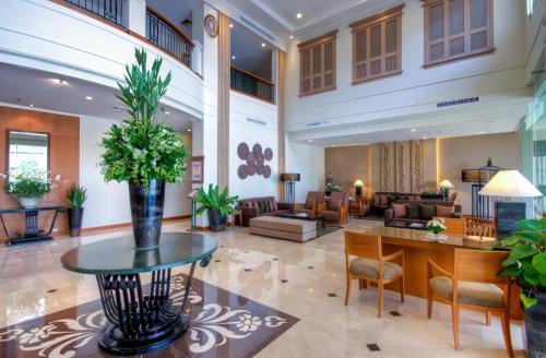 Lobby, Kantary Bay Hotel Rayong  near Phra Chedi Klang Nam