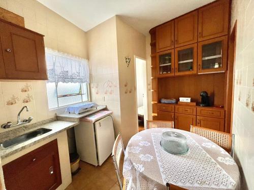 kuhinja, Apartamento aconchegante em condominio encantador. in Lambari (Minas Gerais)