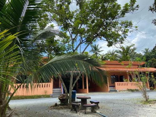 Vista exterior, At Sichon  Resort in Sichon