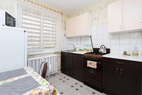 Κουζίνα, Apartments na Vaneeva 22 in Zavodskoy District