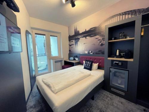 SMARTY Cologne Dom Hotel - Boardinghouse - KONTAKTLOSER SELF CHECK-IN, Кёльн (фото 11)