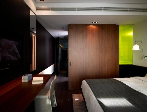 The Met Hotel - image 14