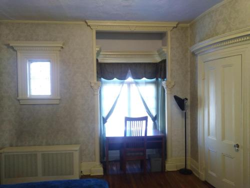 Mini Mansion Hotel affordable stays Plainfield NJ near public transportation