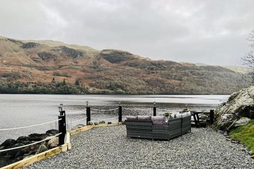 March Cottage, on the shores of Loch Long gîte à louer Loch Lomond National Nature Reserve