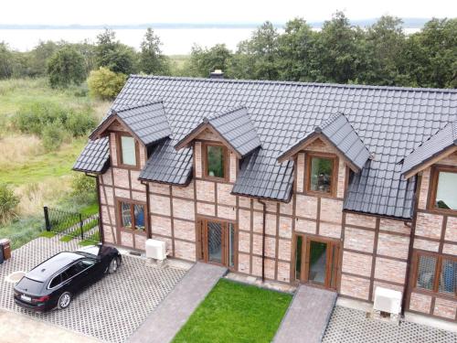Residence in Zastan with Lake Access, Zastań
