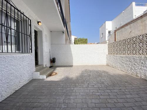 Two-Bedroom Townhouse image 2