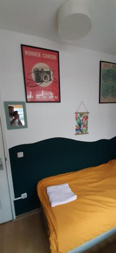 MICHELLE, not for parties, not a hotel, room with shared bathroom, no kitchen, Amsterdam (photo 6)
