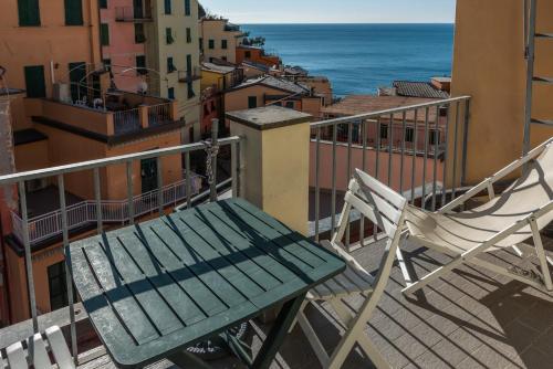 Two-Bedroom Apartment with Sea View - Via Sant'Antonio 39